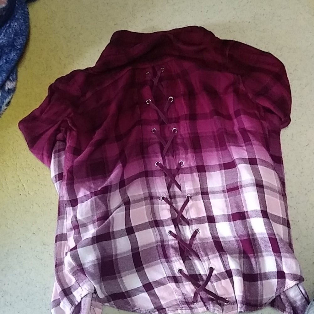 Button up Shirt - Picture 3 of 3